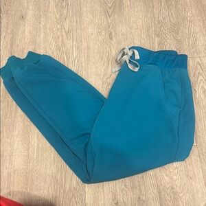 FIGS Zamora joggers 🚑